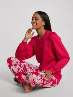 Calida Blooming Nights Bündchen-Pyjama Barberry Red -Unterwäsche Verkäufe Calida Blooming Nights Buendchen Pyjama rot 43352 176 7