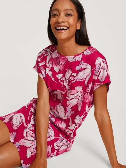 Calida Blooming Nights Kurzarm-Nachthemd, Länge 100cm Barberry Red 8 Calida Blooming Nights Kurzarm-Nachthemd, Länge 100cm Barberry Red – Bild 6