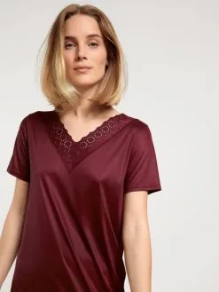 Calida Glamorous Nights Sleepshirt Kurzarm, Länge 95cm Dark Cherry -Unterwäsche Verkäufe Calida Glamorous Nights Sleepshirt Kurzarm Laenge 95cm rot 34197 177 4