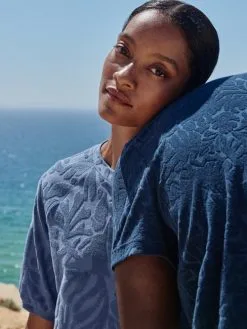 Calida Lounge Coast Kurzarm-Shirt Marine Water Blue -Unterwäsche Verkäufe Calida Lounge Coast Kurzarm Shirt blau 14637 427 neu