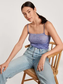 Calida Sensual Secrets Spaghetti-Top Mit Breitem Spitzensaum Provence Blue -Unterwäsche Verkäufe Calida Sensual Secrets Spaghetti Top mit breitem Spitzensaum violett 11531 371 4