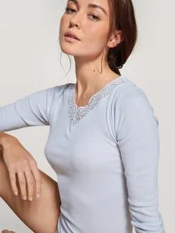 Calida Silky Wool Glam Langarm-Shirt Aus Wolle-Seide Arctic Ice -Unterwäsche Verkäufe Calida Silky Wool Glam Langarm Shirt aus Wolle Seide blau 15459 521 4