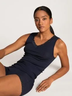 Calida Silky Wool Joy Top Ohne Arm Dark Lapis Blue -Unterwäsche Verkäufe Calida Silky Wool Joy Top ohne Arm blau 12592 339 4