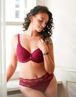 SugarShape High-Panty "Pure Divine" Bordeaux -Unterwäsche Verkäufe sugarshape bh highpanty pure divine bordeaux front editorial single bhs 80 92 5 hs 100 full 3