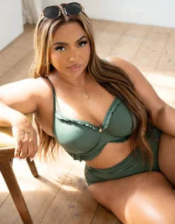 SugarShape Bikini-High-Waist-Panty "Valencia Classic" Olive -Unterwäsche Verkäufe sugarshape bikini top bikini highwaist panty valencia olive front editorial single bhs 90 107 5 hs 120 full 44