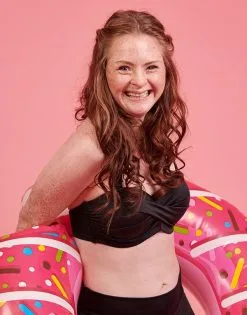 SugarShape Multiway-Bikini-Top "Monaco" Black -Unterwäsche Verkäufe sugarshape bikinitop monaco front editorial single crop 2