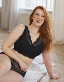 SugarShape Bralette "Emilia" Black -Unterwäsche Verkäufe sugarshape bralette panty emilia black front editorial single bhs 90 107 5 hs 115 full 4