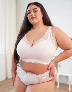 SugarShape Bralette "Sophia" Powder 10 SugarShape Bralette "Sophia" Powder -Unterwäsche Verkäufe sugarshape bralette string sophia powder front editorial single bhs 95 117 5 hs 125 full 2