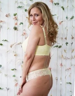 SugarShape Bralette "Suki" Vanilla -Unterwäsche Verkäufe sugarshape bralette suki vanilla side editorial single bhs 80 97 5 hs 100 full 11