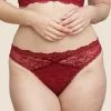 SugarShape Brazilian-Slip "Eliana Velvet" Burgundy -Unterwäsche Verkäufe sugarshape brazilian slip eliana velvet burgundy front packshot model sand single crop 1