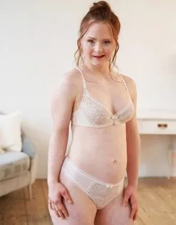 SugarShape String "Valerie" Cream -Unterwäsche Verkäufe sugarshape plunge bh string valerie cream front editorial single bhs 75 85 hs 100 full 2 1