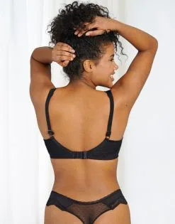 SugarShape BH "Clara Lace" Black -Unterwäsche Verkäufe sugarshape spitzen bh clara lace back editorial single crop 01