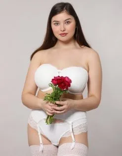 SugarShape Stringpanty "Diamond" Ivory 13 SugarShape Stringpanty "Diamond" Ivory -Unterwäsche Verkäufe sugarshape stringpanty diamond front packshot model grey single full 2