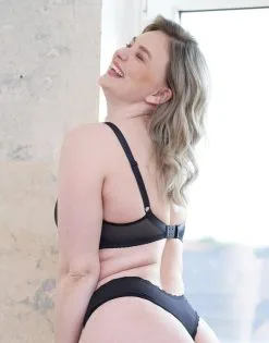 SugarShape String "Pure Basic" Black -Unterwäsche Verkäufe sugarshape t shirt bh string pure basic black front editorial single full back 1