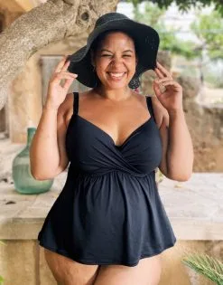 SugarShape Tankini-Top "Nizza" Black 16 SugarShape Tankini-Top "Nizza" Black -Unterwäsche Verkäufe sugarshape tankini top nizza front editorial single crop 1